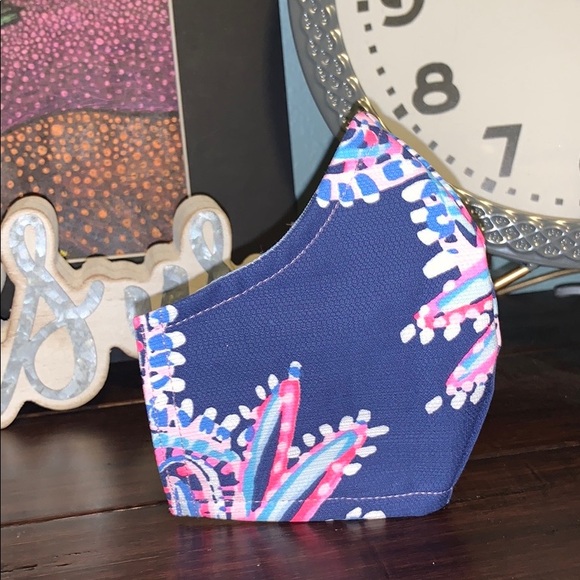 Miss Shell Lilly print Face Mask - Picture 2 of 4